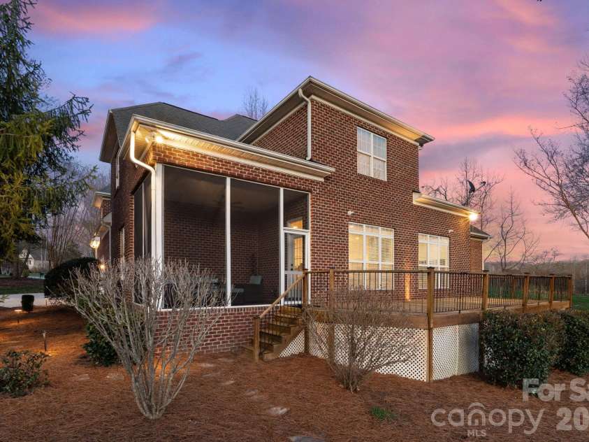 280 Brassie Lane, Summerfield, NC 27358.  MLS# CAR4367731, YatesRealty ID 15645. 