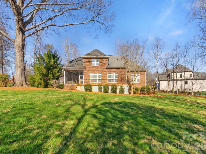 280 Brassie Lane, Summerfield, NC 27358.  MLS# CAR4367731, YatesRealty ID 15645. 