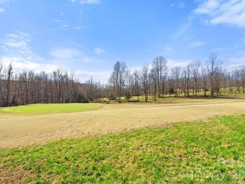280 Brassie Lane, Summerfield, NC 27358.  MLS# CAR4367731, YatesRealty ID 15645. 