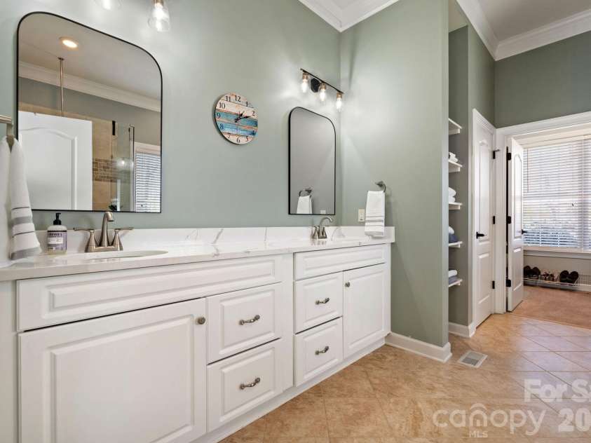 280 Brassie Lane, Summerfield, NC 27358.  MLS# CAR4367731, YatesRealty ID 15645. Main - primary