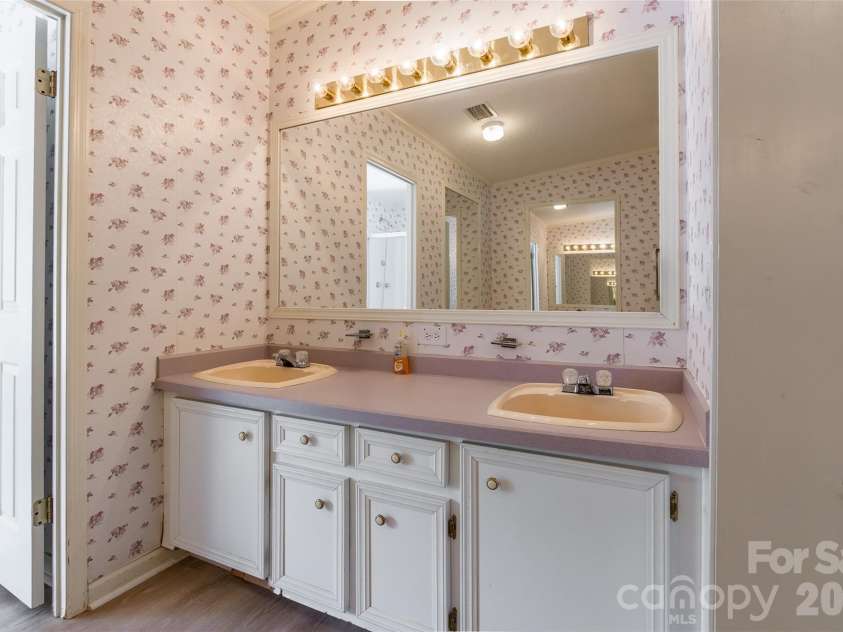 777 John Doster Road, Pageland, SC 29728.  MLS# CAR4369679, YatesRealty ID 15646. 