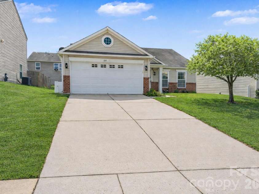 836 Chastain Avenue, Concord, NC 28025.  MLS# CAR4371197, YatesRealty ID 15647. 