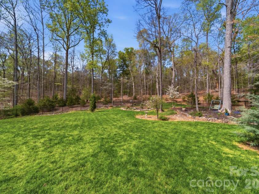 5540 Dogwood Boulevard, Kannapolis, NC 28081.  MLS# CAR4363930, YatesRealty ID 15649. Beautiful back yard!