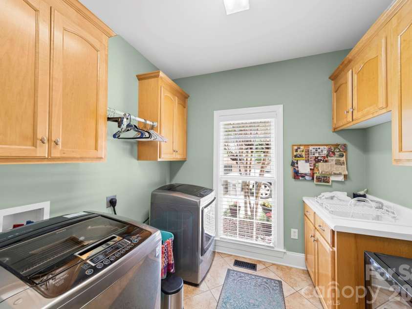 5540 Dogwood Boulevard, Kannapolis, NC 28081.  MLS# CAR4363930, YatesRealty ID 15649. Laundry Room on main level.