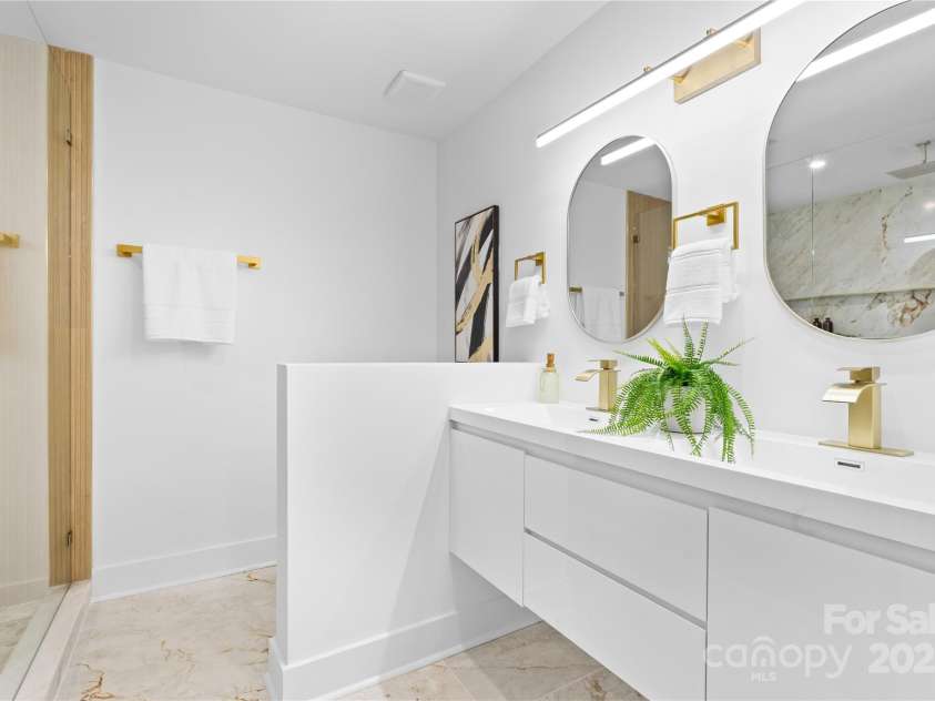 7009 Wrentree Drive, Charlotte, NC 28210.  MLS# CAR4241496, YatesRealty ID 15649. 