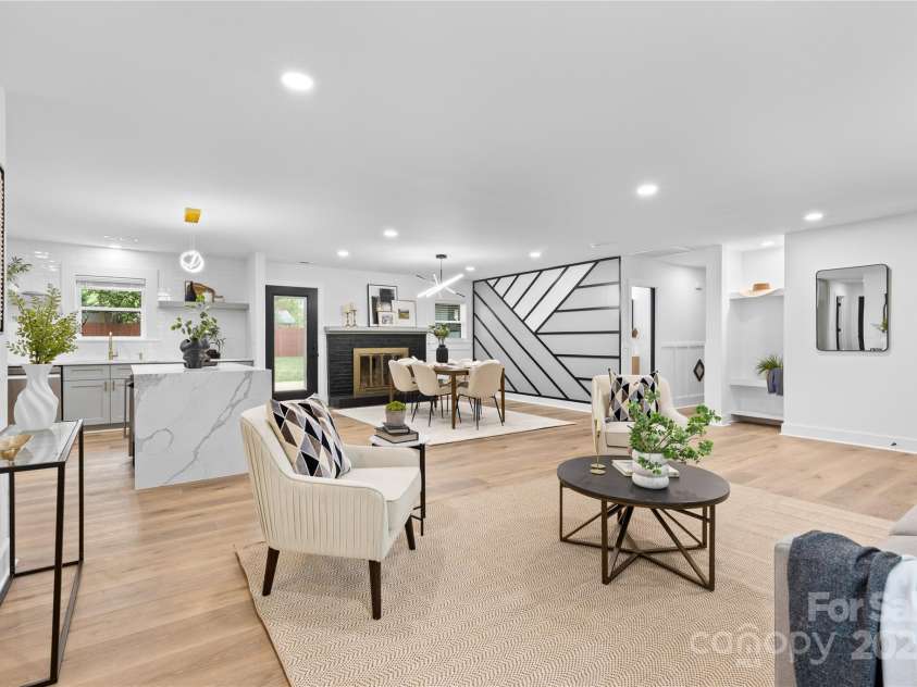 7009 Wrentree Drive, Charlotte, NC 28210.  MLS# CAR4241496, YatesRealty ID 15649. 