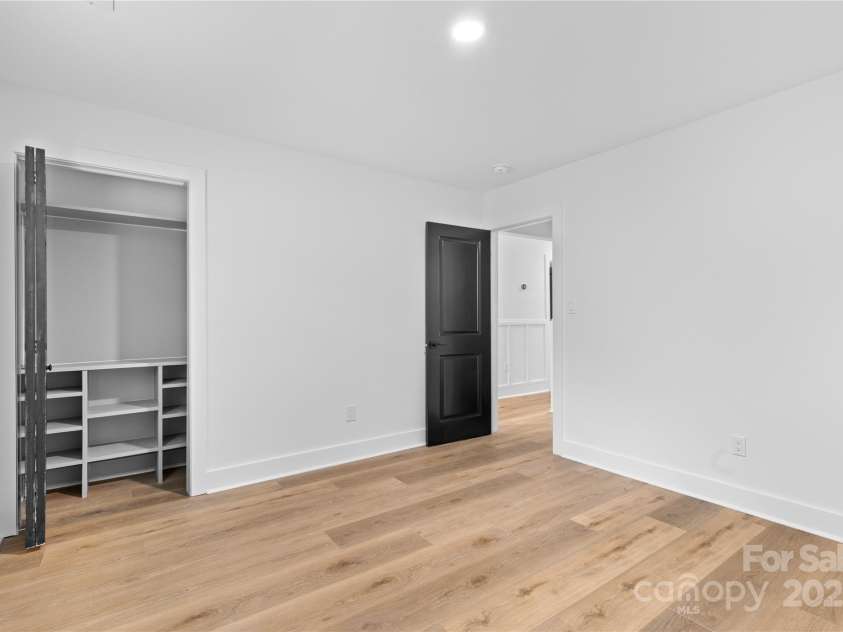 7009 Wrentree Drive, Charlotte, NC 28210.  MLS# CAR4241496, YatesRealty ID 15649. 