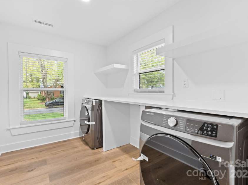 7009 Wrentree Drive, Charlotte, NC 28210.  MLS# CAR4241496, YatesRealty ID 15649. 