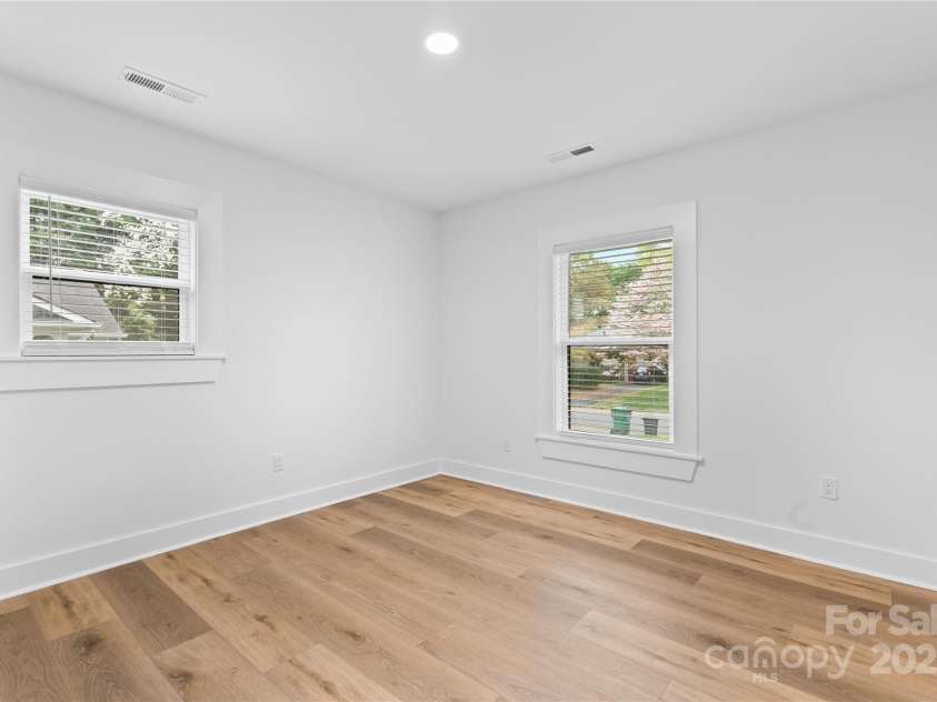 7009 Wrentree Drive, Charlotte, NC 28210.  MLS# CAR4241496, YatesRealty ID 15649. 