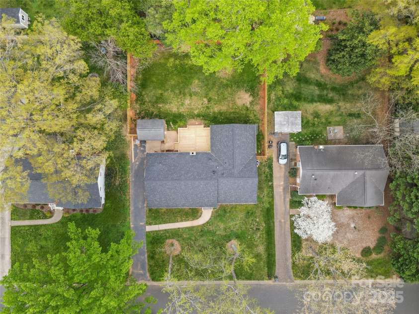 7009 Wrentree Drive, Charlotte, NC 28210.  MLS# CAR4241496, YatesRealty ID 15649. 