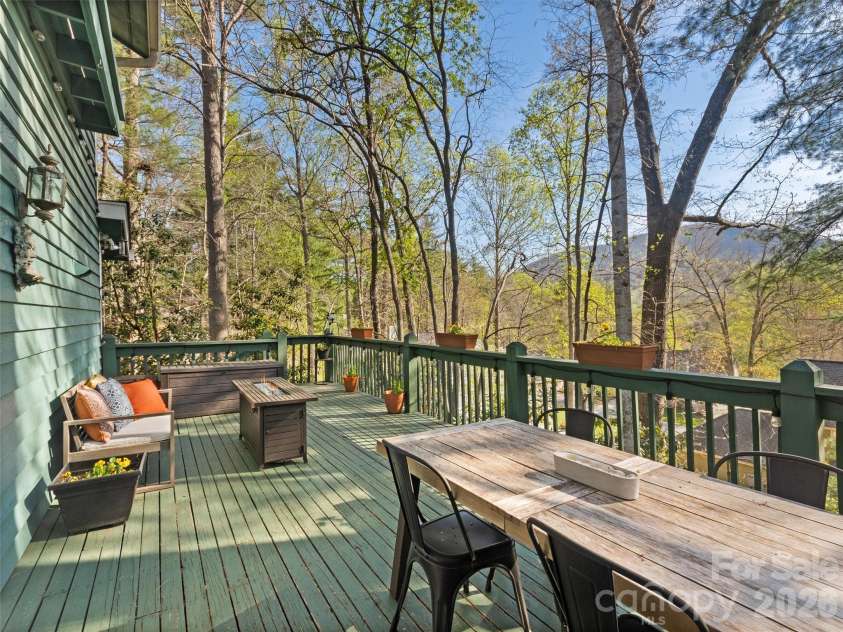 26 Autumn Ridge Lane, Asheville, NC 28803.  MLS# CAR4368314, YatesRealty ID 15650. Outdoor living space, large back deck.