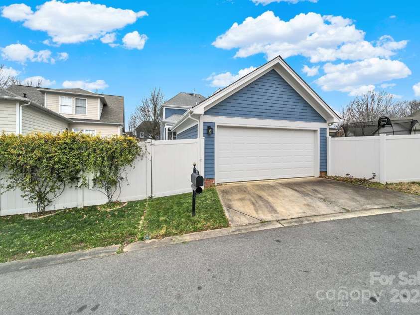 431 Third Baxter Street, Fort Mill, SC 29708.  MLS# CAR4222354, YatesRealty ID 15650. 