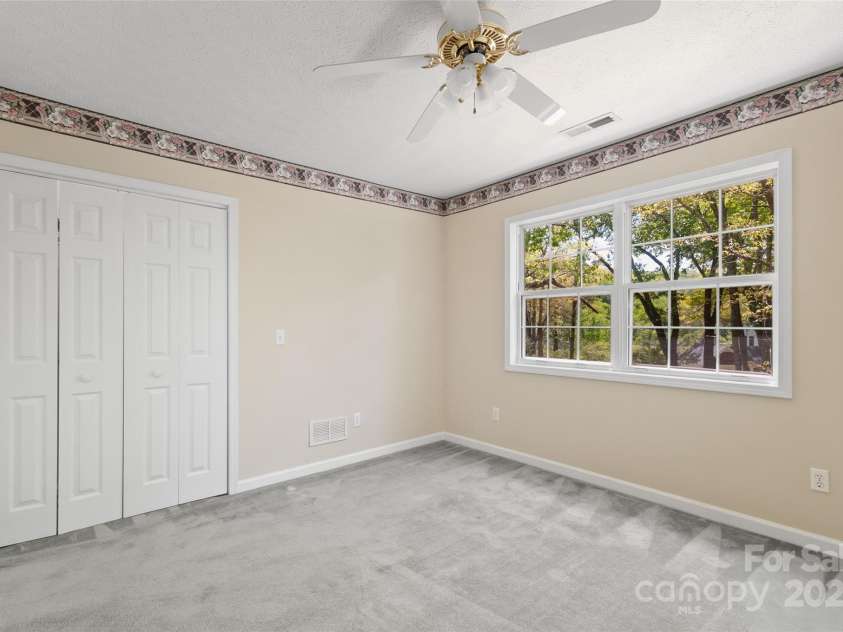 16 Jackson Drive, Waynesville, NC 28786.  MLS# CAR4223888, YatesRealty ID 15651. 