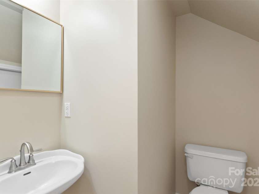 16 Jackson Drive, Waynesville, NC 28786.  MLS# CAR4223888, YatesRealty ID 15651. 