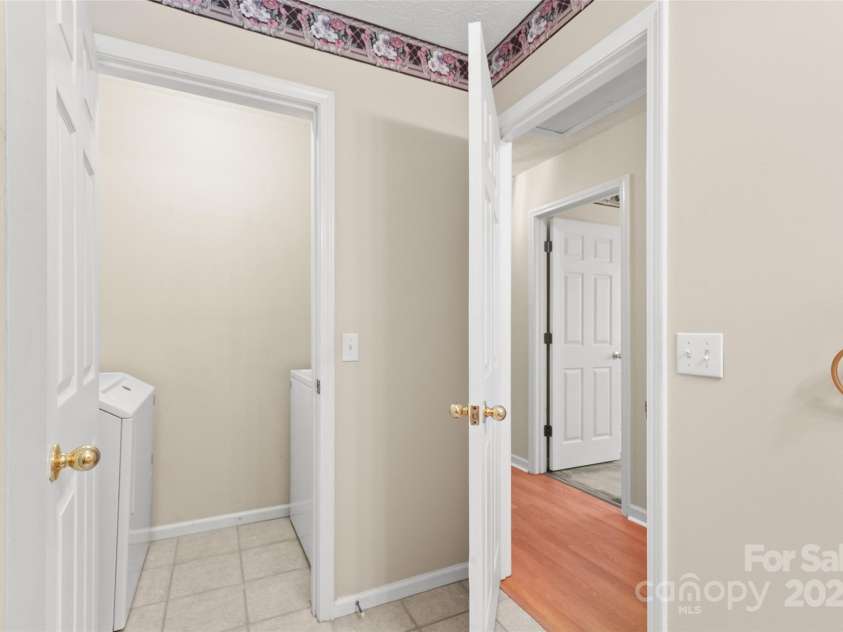16 Jackson Drive, Waynesville, NC 28786.  MLS# CAR4223888, YatesRealty ID 15651. 