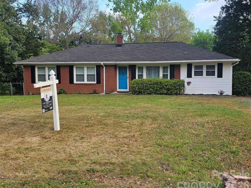 2154 Rosewood Drive, Rock Hill, SC 29732.  MLS# CAR4365328, YatesRealty ID 15652. 