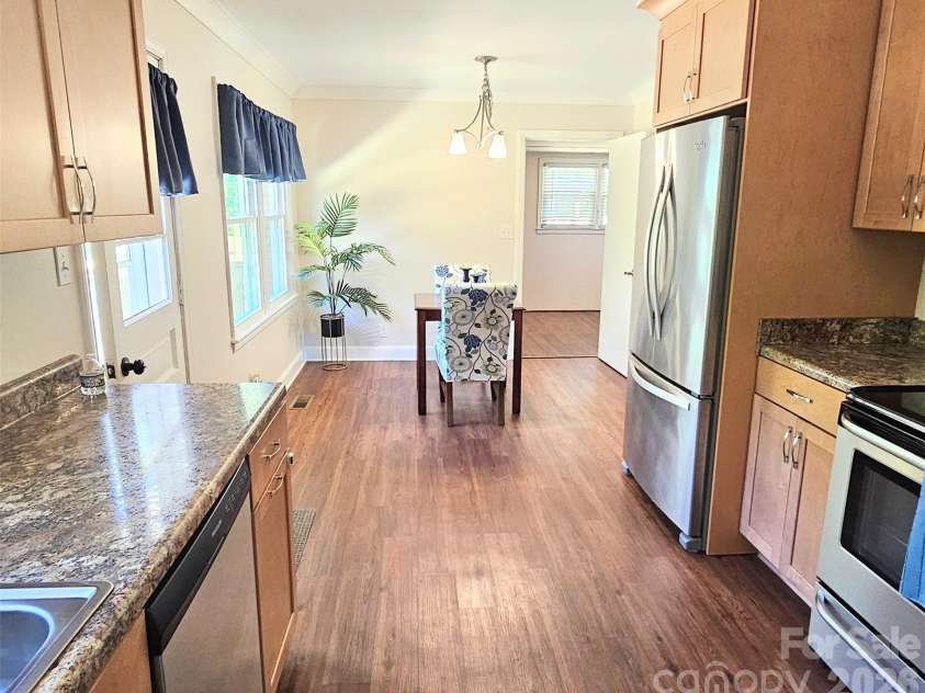 2154 Rosewood Drive, Rock Hill, SC 29732.  MLS# CAR4365328, YatesRealty ID 15652. Kitchen
