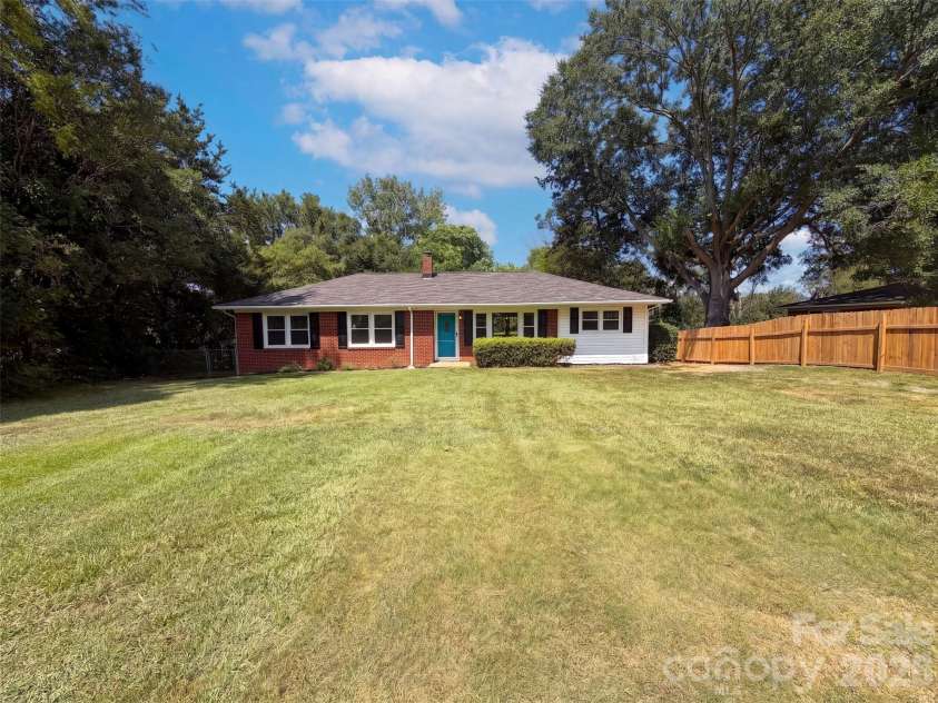 2154 Rosewood Drive, Rock Hill, SC 29732.  MLS# CAR4422391, YatesRealty ID 15652. 