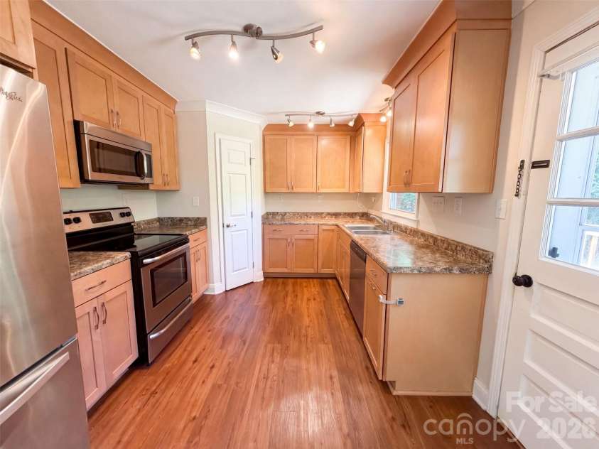 2154 Rosewood Drive, Rock Hill, SC 29732.  MLS# CAR4422391, YatesRealty ID 15652. 
