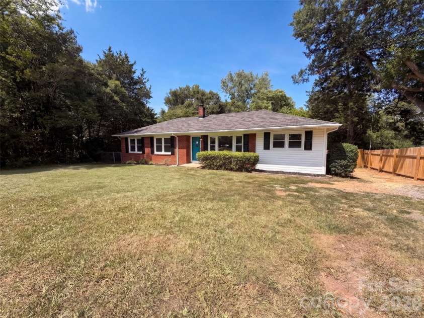2154 Rosewood Drive, Rock Hill, SC 29732.  MLS# CAR4422391, YatesRealty ID 15652. 