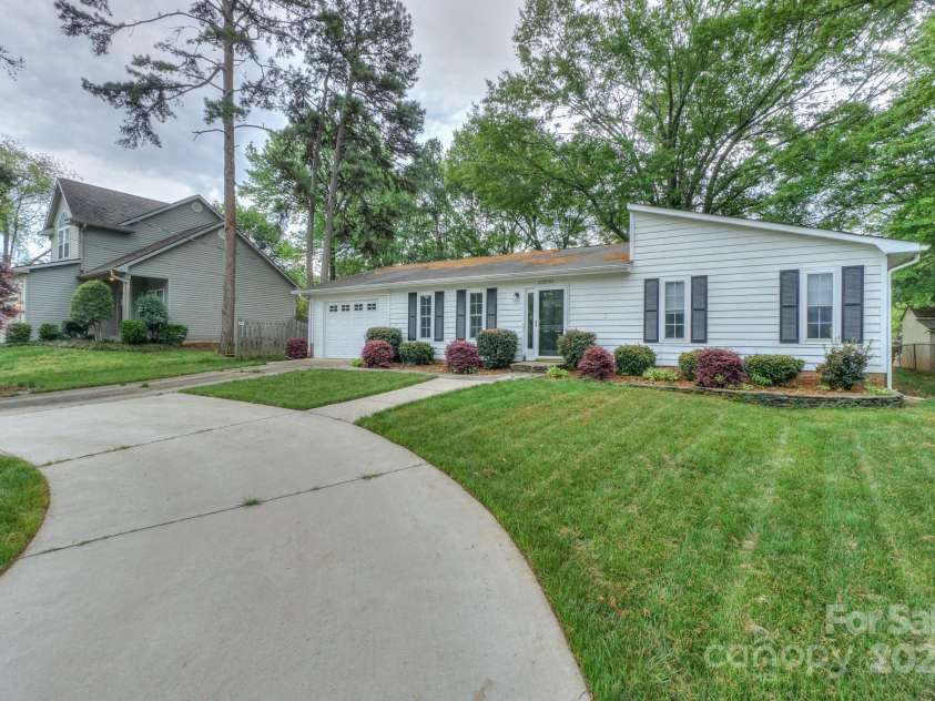 22025 Torrence Chapel Road, Cornelius, NC 28031.  MLS# CAR4244021, YatesRealty ID 15652. Circular Driveway perfect for add'l parking