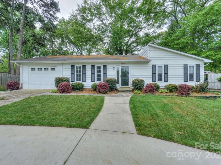 22025 Torrence Chapel Road, Cornelius, NC 28031.  MLS# CAR4244021, YatesRealty ID 15652. Immaculate and renovated Rance home in Cornelius!