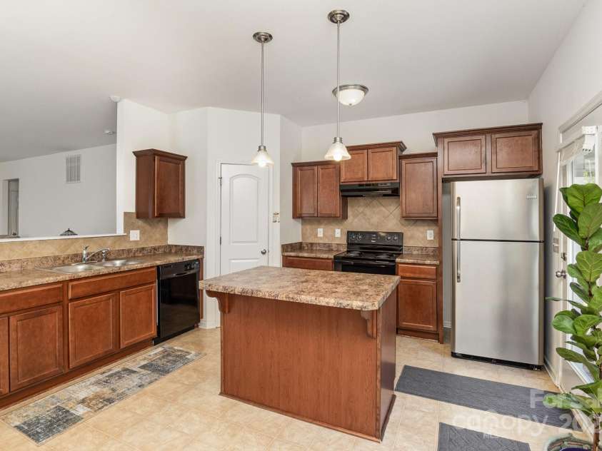 12792 Clydesdale Drive, Midland, NC 28107.  MLS# CAR4256006, YatesRealty ID 15653. 
