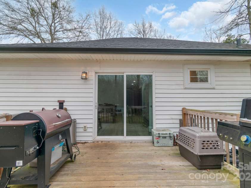 65 Franklin Street, Wadesboro, NC 28170.  MLS# CAR4219268, YatesRealty ID 15654. 