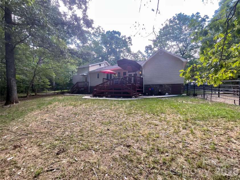7200 Nesbit Road, Waxhaw, NC 28173.  MLS# CAR4360179, YatesRealty ID 15654. 