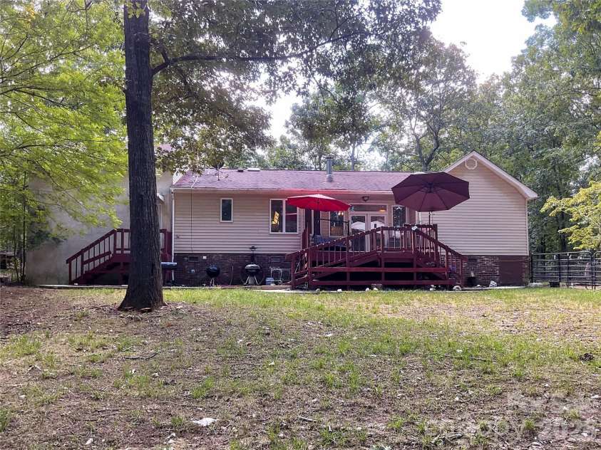 7200 Nesbit Road, Waxhaw, NC 28173.  MLS# CAR4360179, YatesRealty ID 15654. 