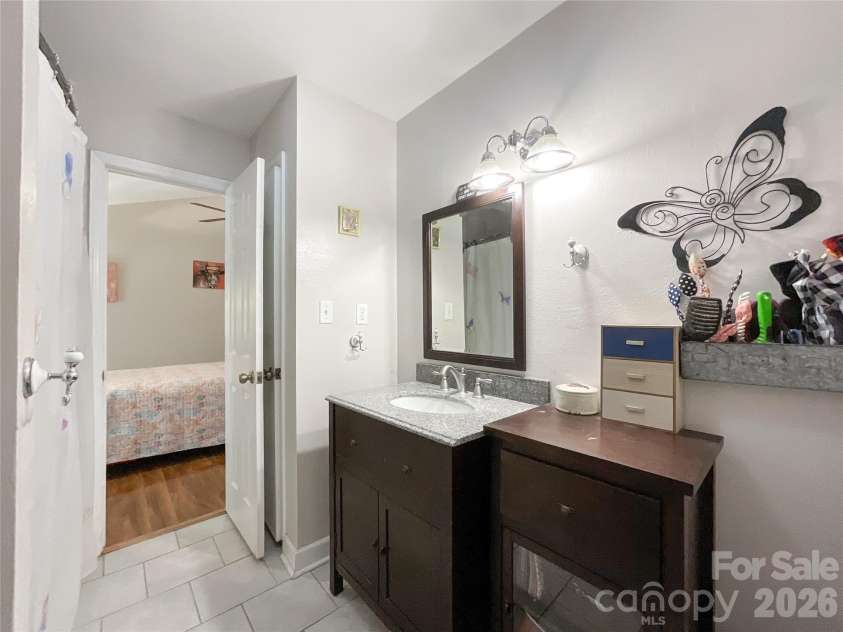 7200 Nesbit Road, Waxhaw, NC 28173.  MLS# CAR4360179, YatesRealty ID 15654. 