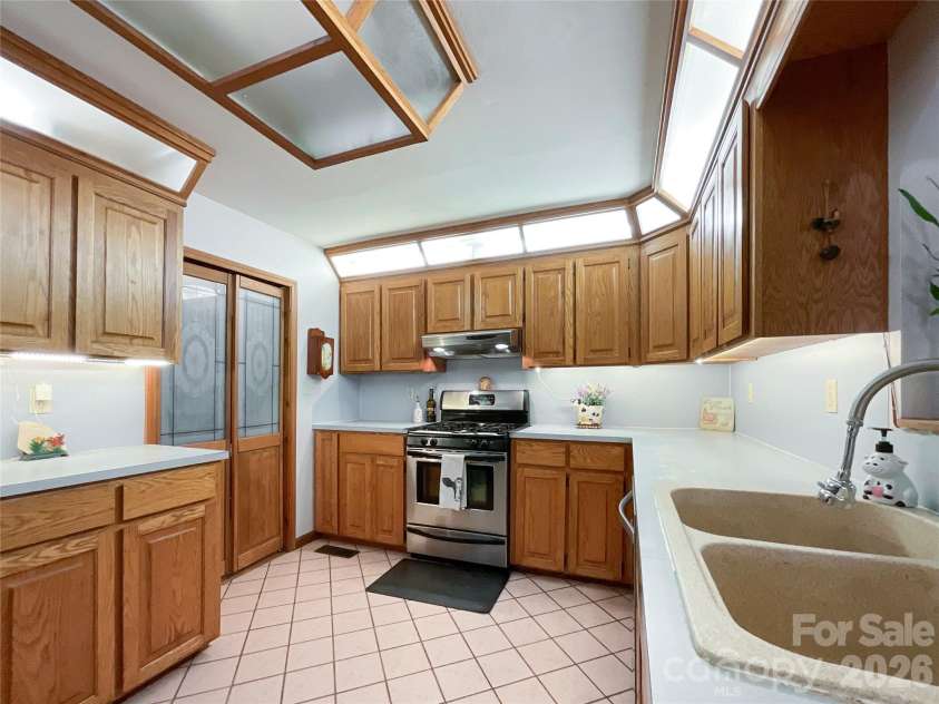 7200 Nesbit Road, Waxhaw, NC 28173.  MLS# CAR4360179, YatesRealty ID 15654. 