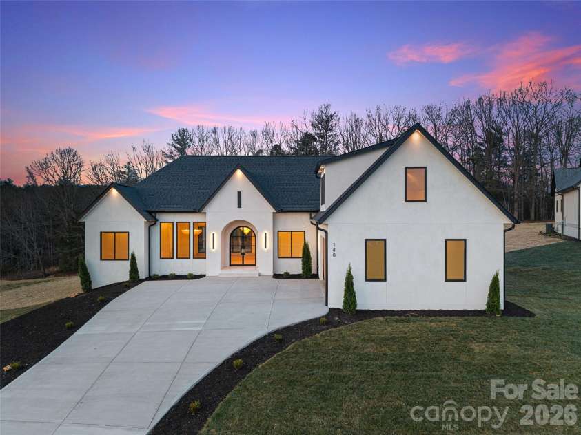 140 Golden Pasture Drive, Fletcher, NC 28732.  MLS# CAR4357245, YatesRealty ID 15655. 