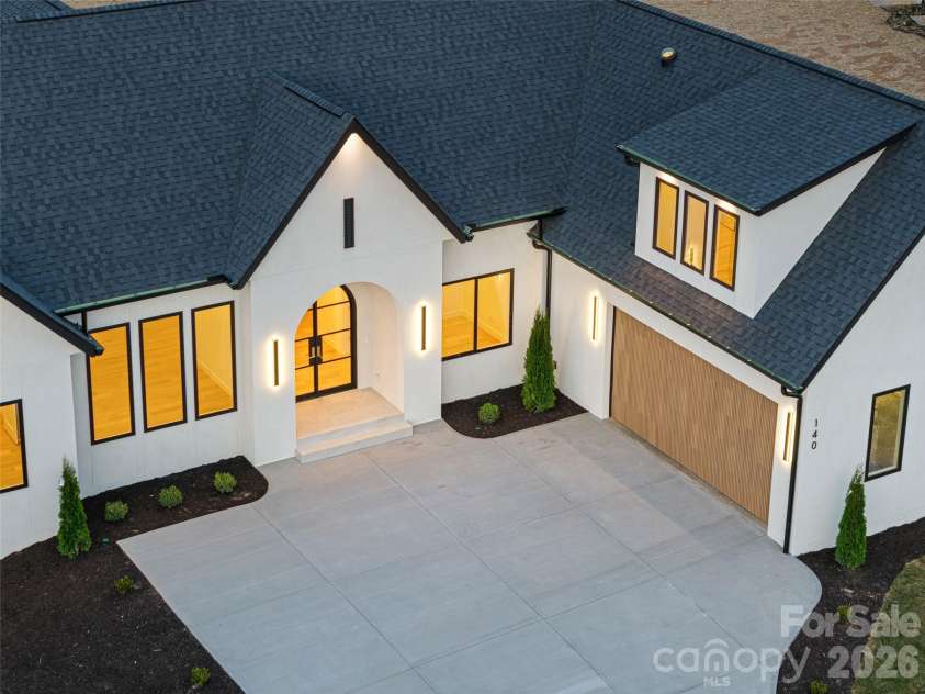 140 Golden Pasture Drive, Fletcher, NC 28732.  MLS# CAR4357245, YatesRealty ID 15655. 