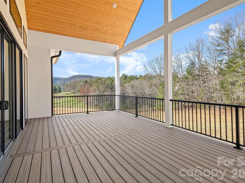 140 Golden Pasture Drive, Fletcher, NC 28732.  MLS# CAR4357245, YatesRealty ID 15655. 