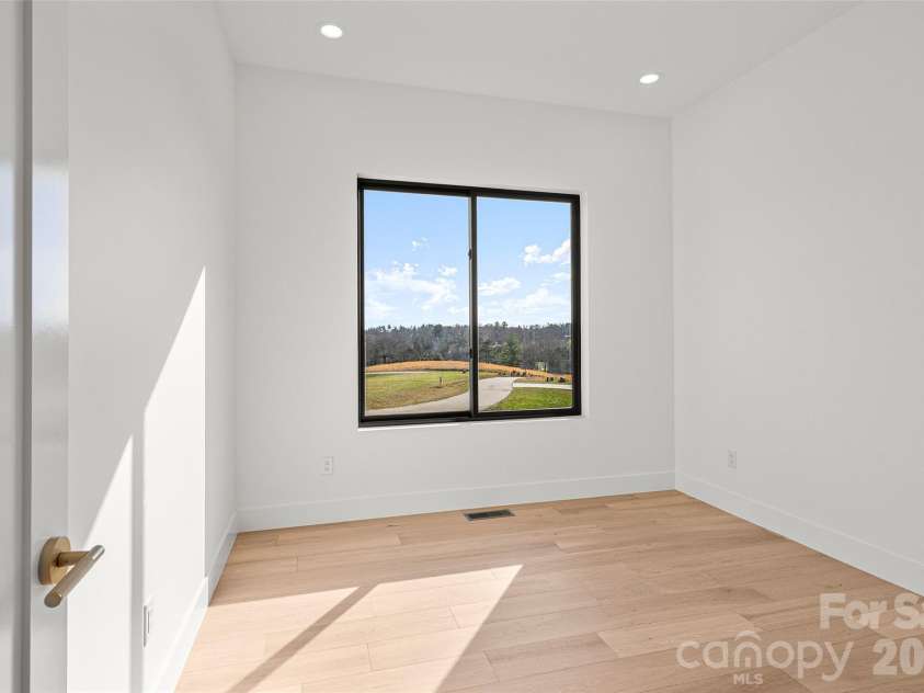 140 Golden Pasture Drive, Fletcher, NC 28732.  MLS# CAR4357245, YatesRealty ID 15655. 