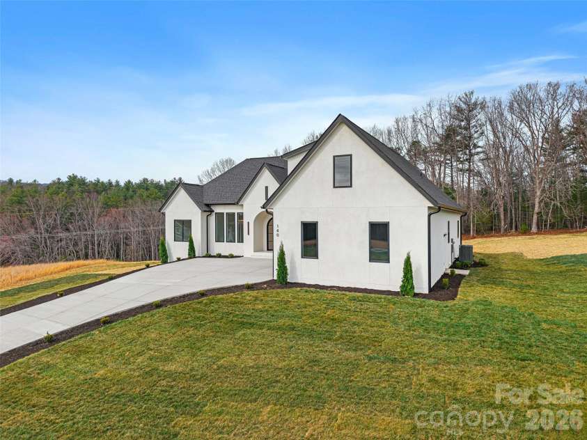 140 Golden Pasture Drive, Fletcher, NC 28732.  MLS# CAR4357245, YatesRealty ID 15655. 
