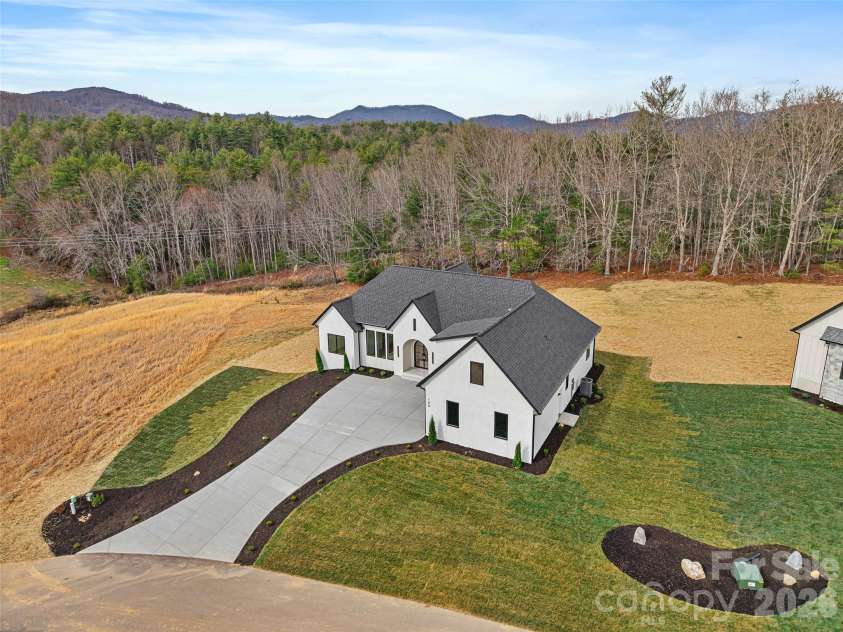 140 Golden Pasture Drive, Fletcher, NC 28732.  MLS# CAR4357245, YatesRealty ID 15655. 