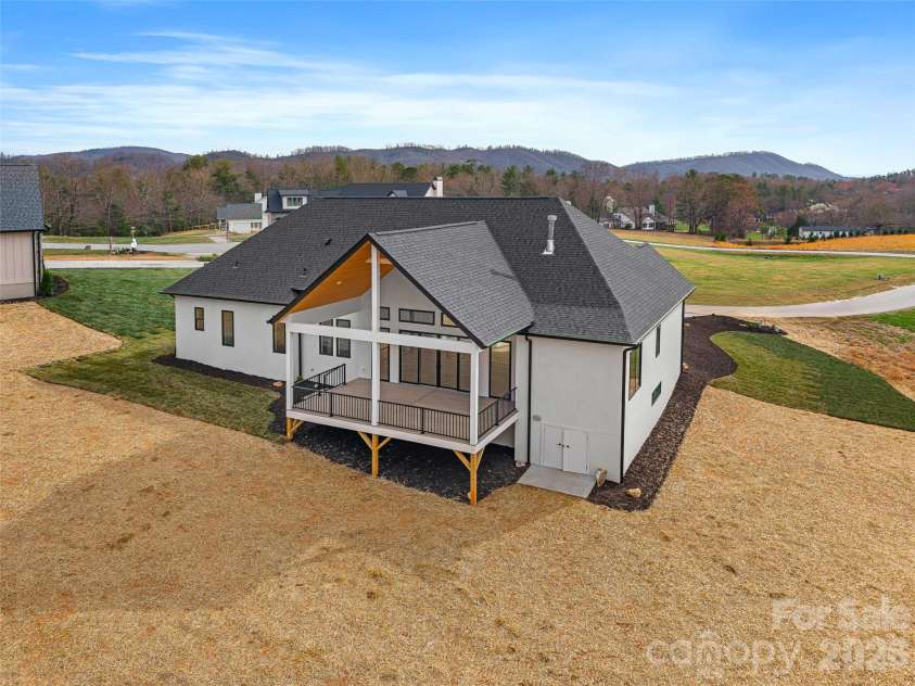 140 Golden Pasture Drive, Fletcher, NC 28732.  MLS# CAR4357245, YatesRealty ID 15655. 
