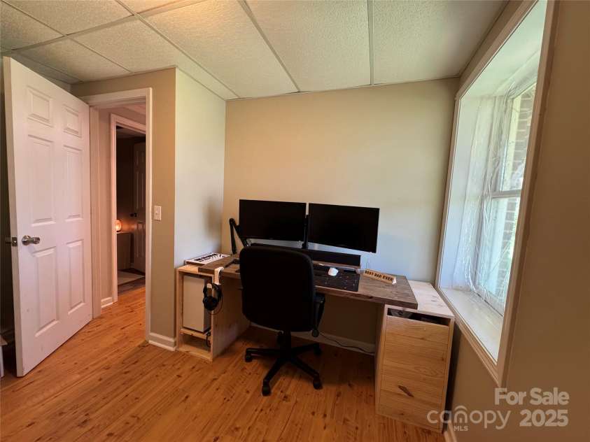 506 Greenbriar Drive, West Jefferson, NC 28694.  MLS# CAR4253689, YatesRealty ID 15655. Office area