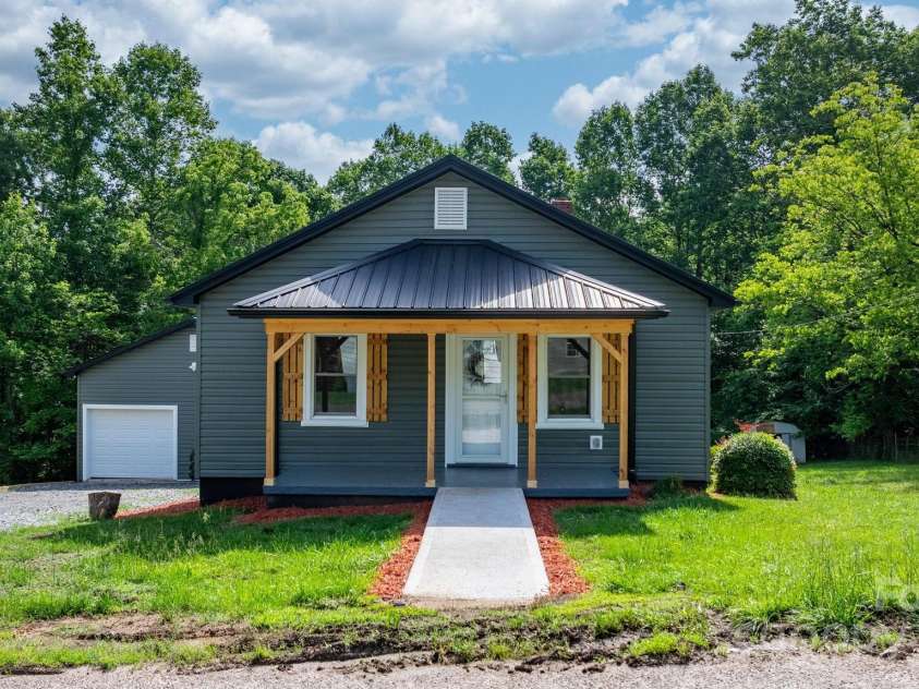 116 Hill Street, Morganton, NC 28655.  MLS# CAR4262720, YatesRealty ID 15656. 