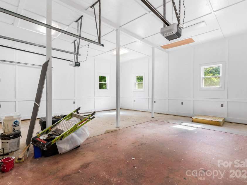 116 Hill Street, Morganton, NC 28655.  MLS# CAR4262720, YatesRealty ID 15656. Interior garage