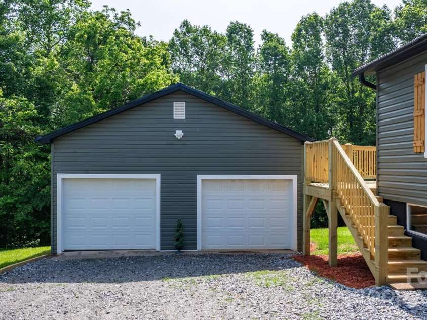 116 Hill Street, Morganton, NC 28655.  MLS# CAR4262720, YatesRealty ID 15656. Large Garage