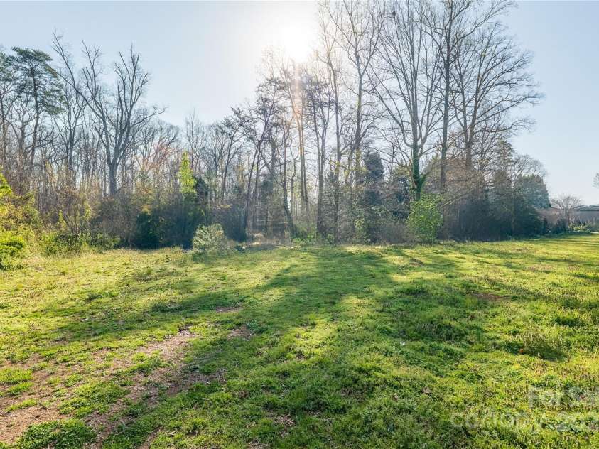 130 Delinda Drive, Rockwell, NC 28138.  MLS# CAR4235974, YatesRealty ID 15658. BACK YARD