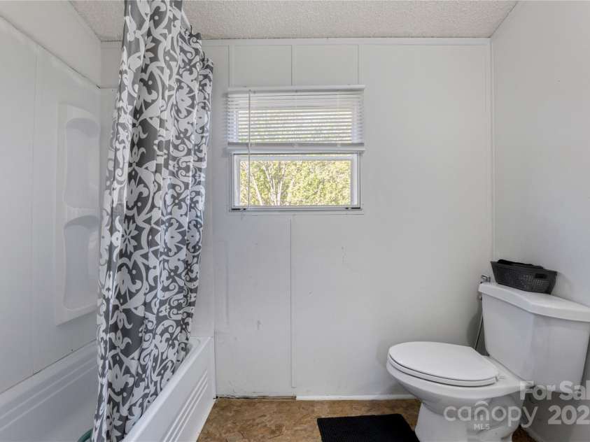 130 Delinda Drive, Rockwell, NC 28138.  MLS# CAR4235974, YatesRealty ID 15658. BATH