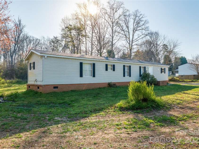 130 Delinda Drive, Rockwell, NC 28138.  MLS# CAR4235974, YatesRealty ID 15658. FRONT VIEW