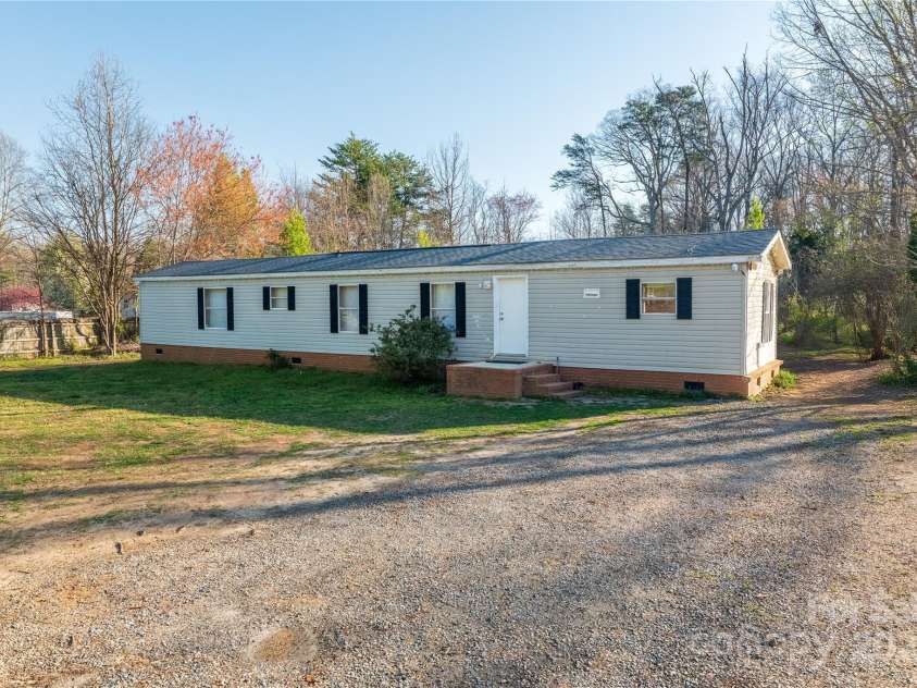 130 Delinda Drive, Rockwell, NC 28138.  MLS# CAR4235974, YatesRealty ID 15658. FRONT VIEW