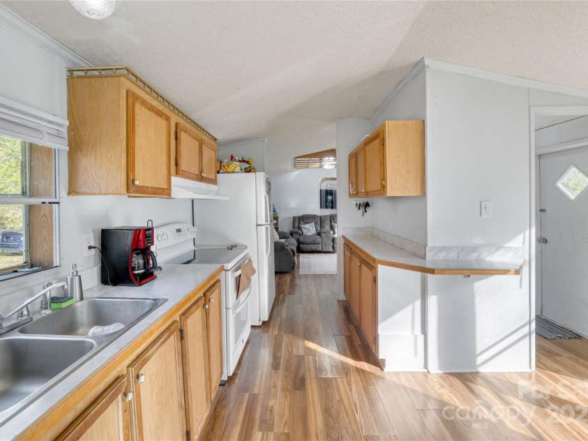 130 Delinda Drive, Rockwell, NC 28138.  MLS# CAR4235974, YatesRealty ID 15658. KITCHEN