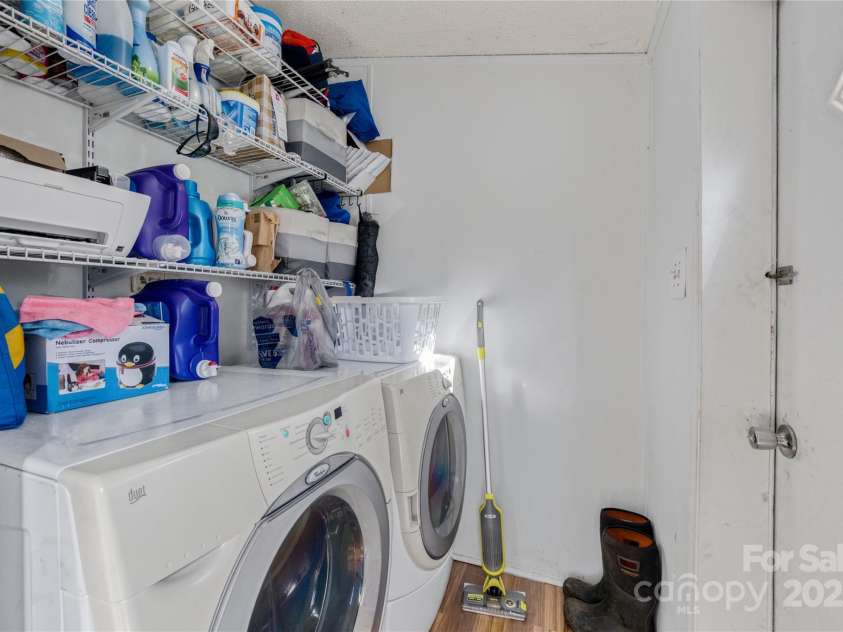130 Delinda Drive, Rockwell, NC 28138.  MLS# CAR4235974, YatesRealty ID 15658. LAUNDRY
