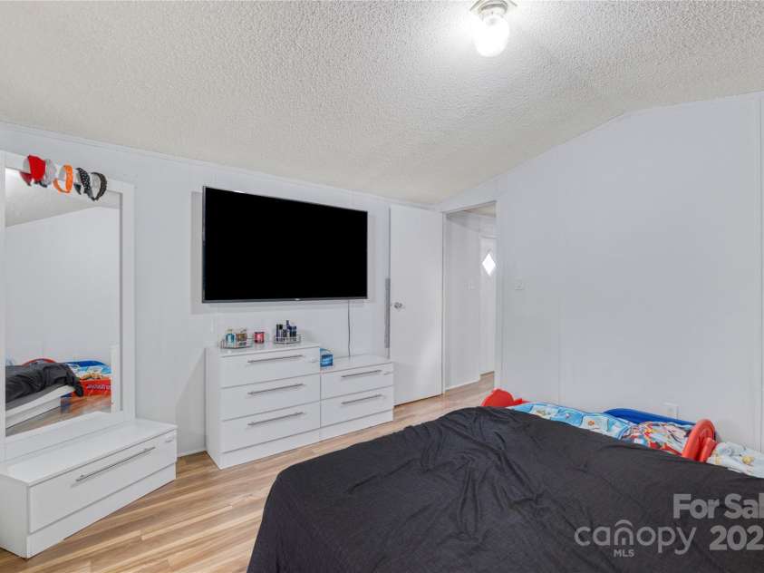 130 Delinda Drive, Rockwell, NC 28138.  MLS# CAR4235974, YatesRealty ID 15658. ROOM